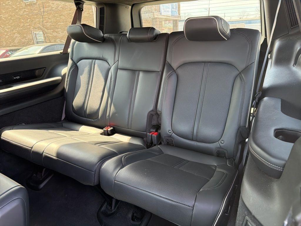 Jeep Grand Wagoneer  2024