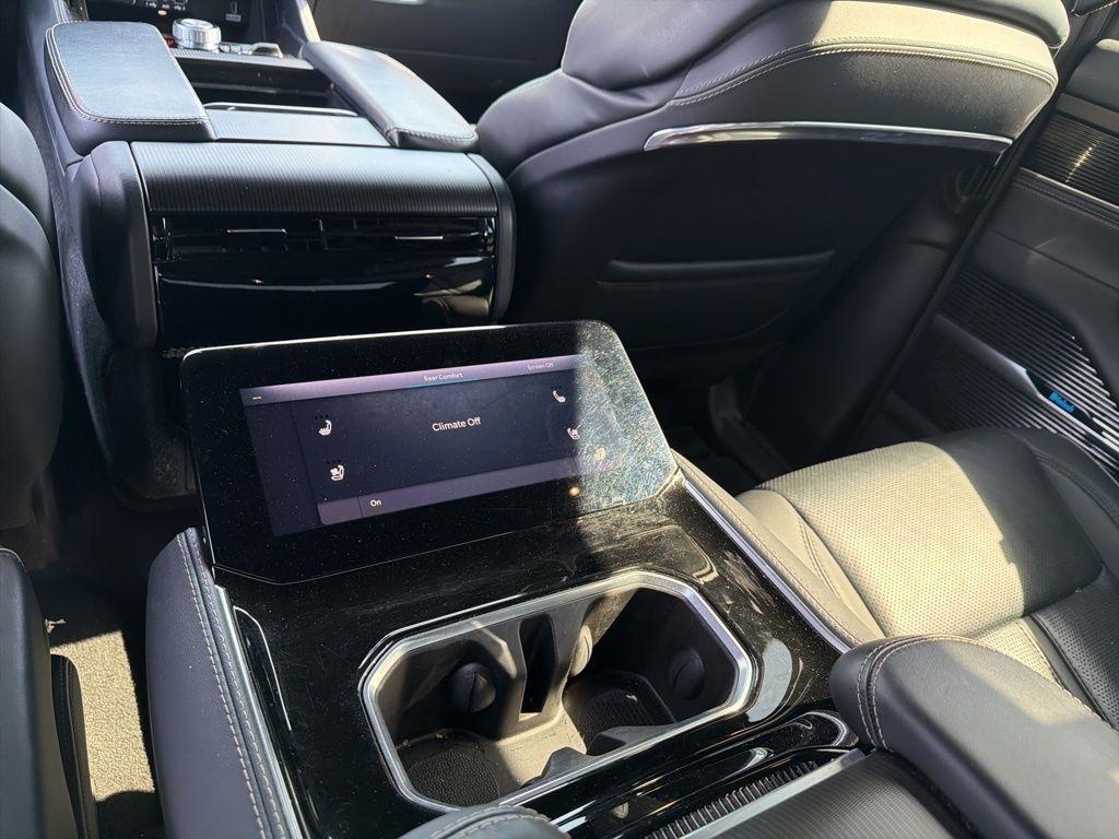 Jeep Grand Wagoneer  2024