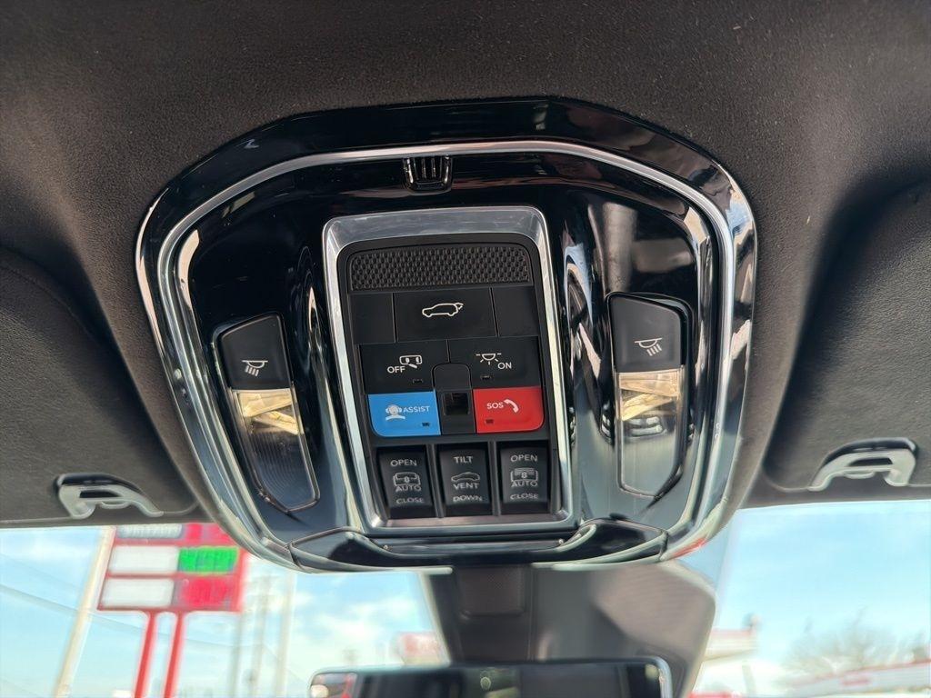 Jeep Grand Wagoneer  2024