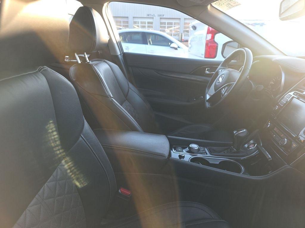 Nissan Maxima  2019