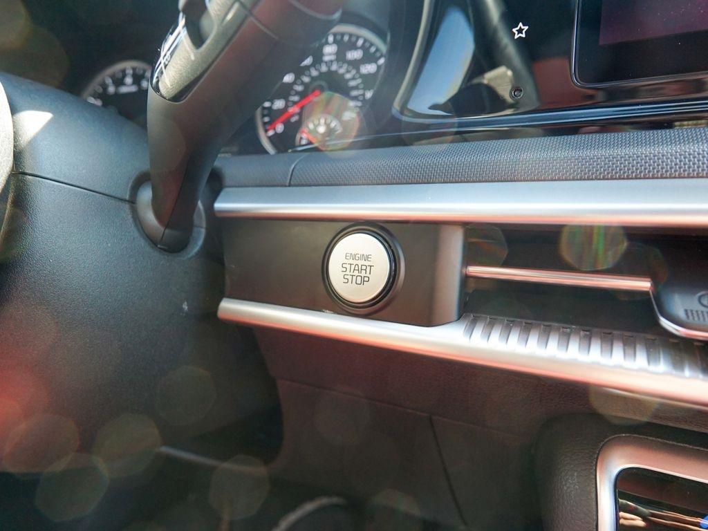 Kia K5  2023
