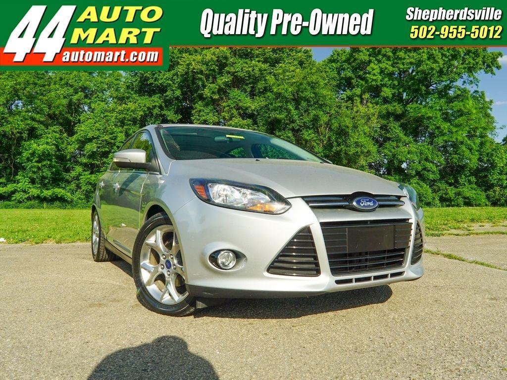 2014 Ford Focus 5 Door Hatch Titanium's photo