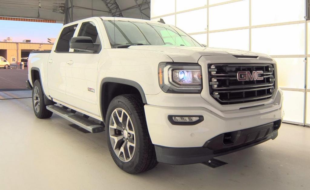 2017 GMC Sierra 4WD Crew Cab Short Box SLT's photo