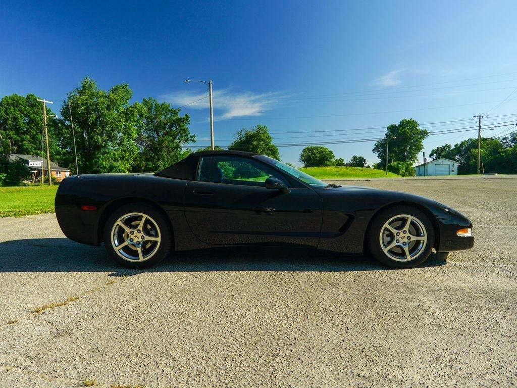 Chevrolet Corvette  2004