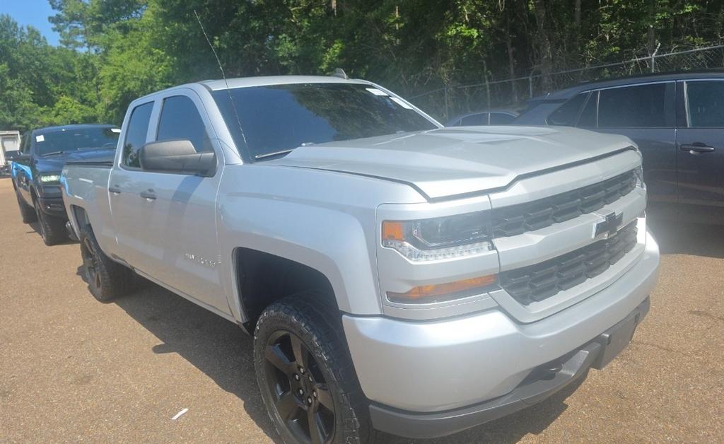 2018 Chevrolet Silverado 1500 Custom 4X4 Double Cab Std Box's photo