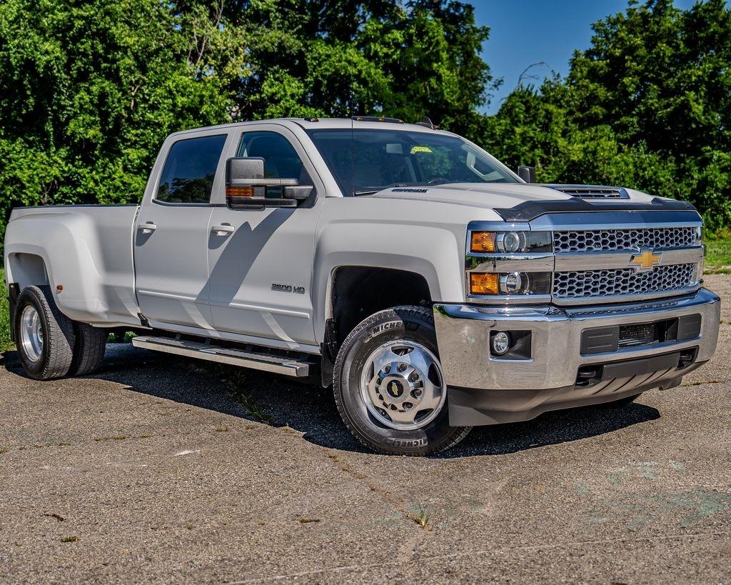 White 2019 Chevrolet Silverado 3500HD Pickup Truck Four-Wheel Drive 6-Speed Automatic