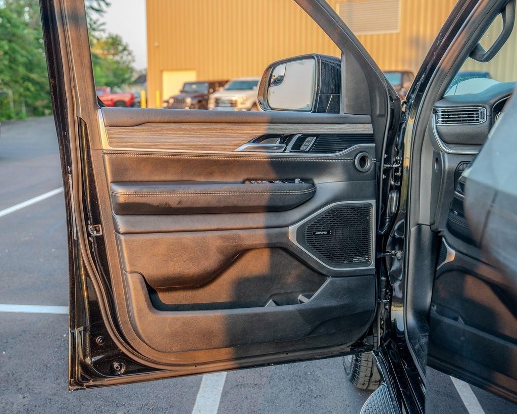 Jeep Wagoneer L  2024