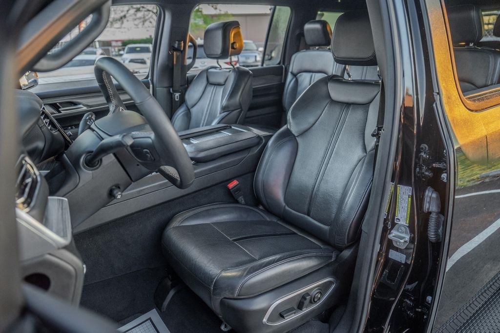 Jeep Wagoneer L  2024