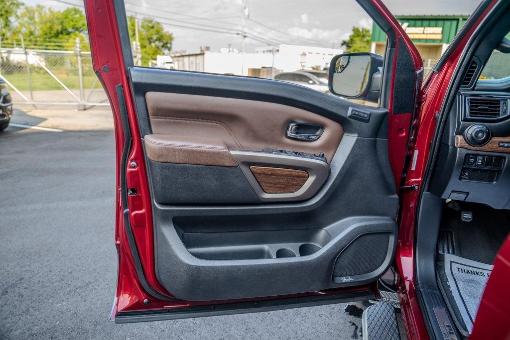 Nissan Titan  2021