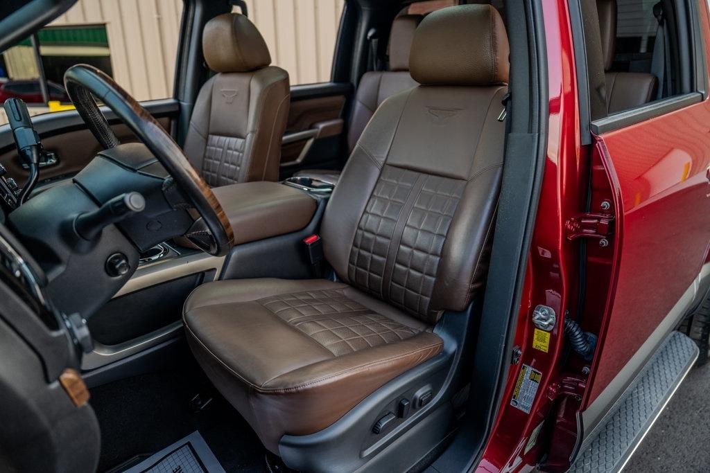 Nissan Titan  2021