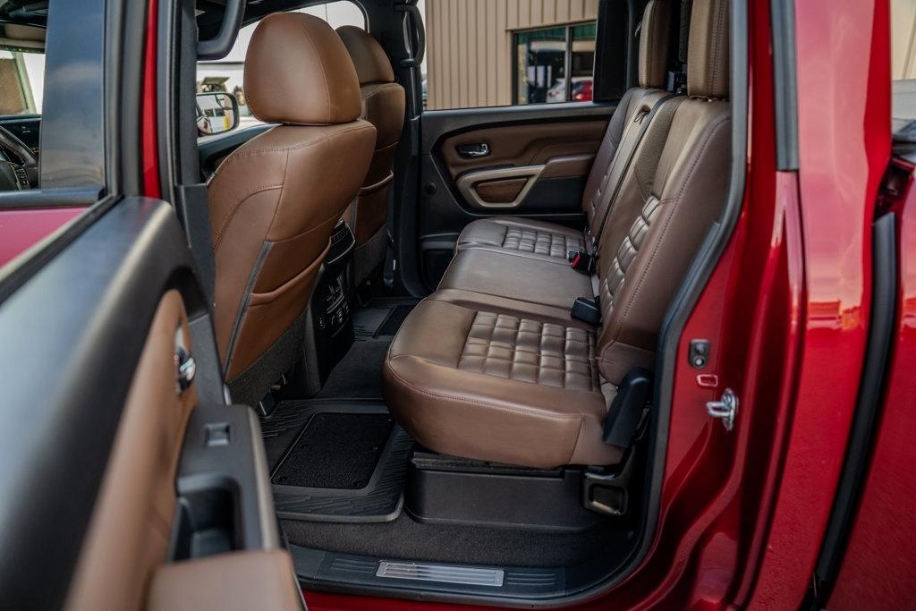 Nissan Titan  2021