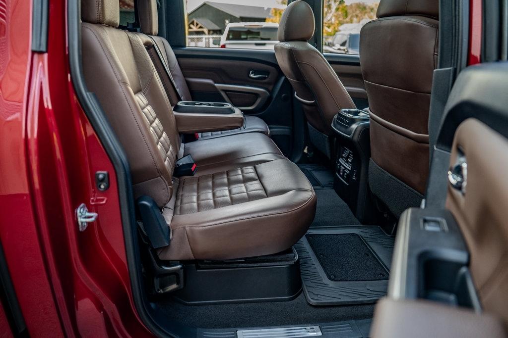 Nissan Titan  2021
