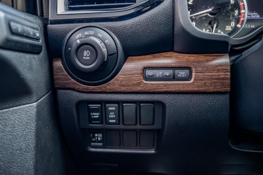 Nissan Titan  2021