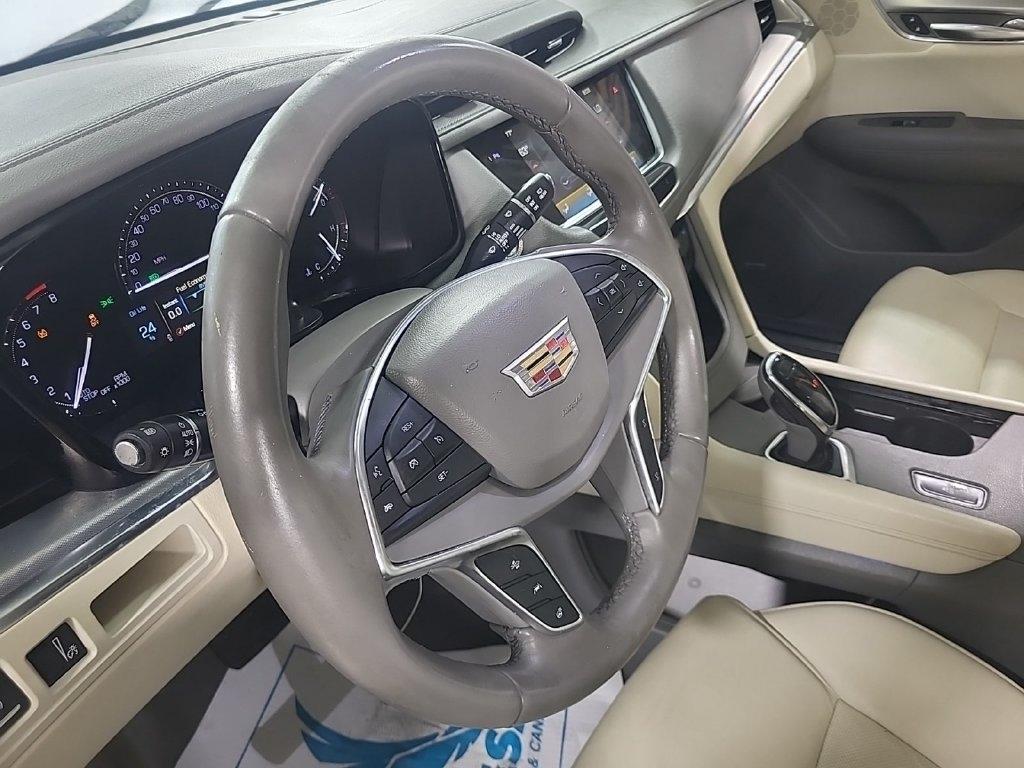 Cadillac XT5 photo 12