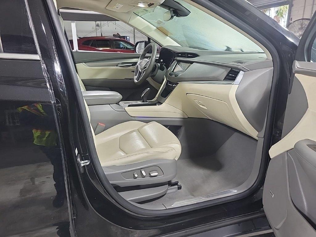 Cadillac XT5 photo 16