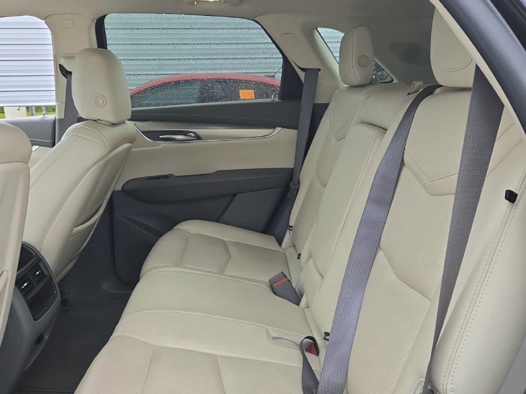Cadillac XT5 photo 17