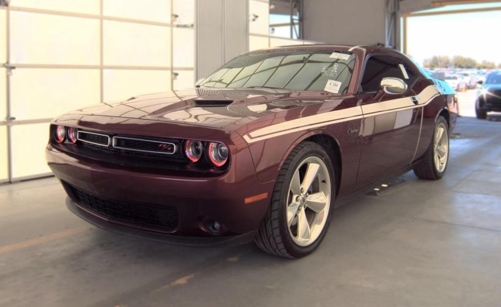 Dodge Challenger photo 4
