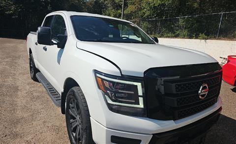 2023 Nissan Titan 