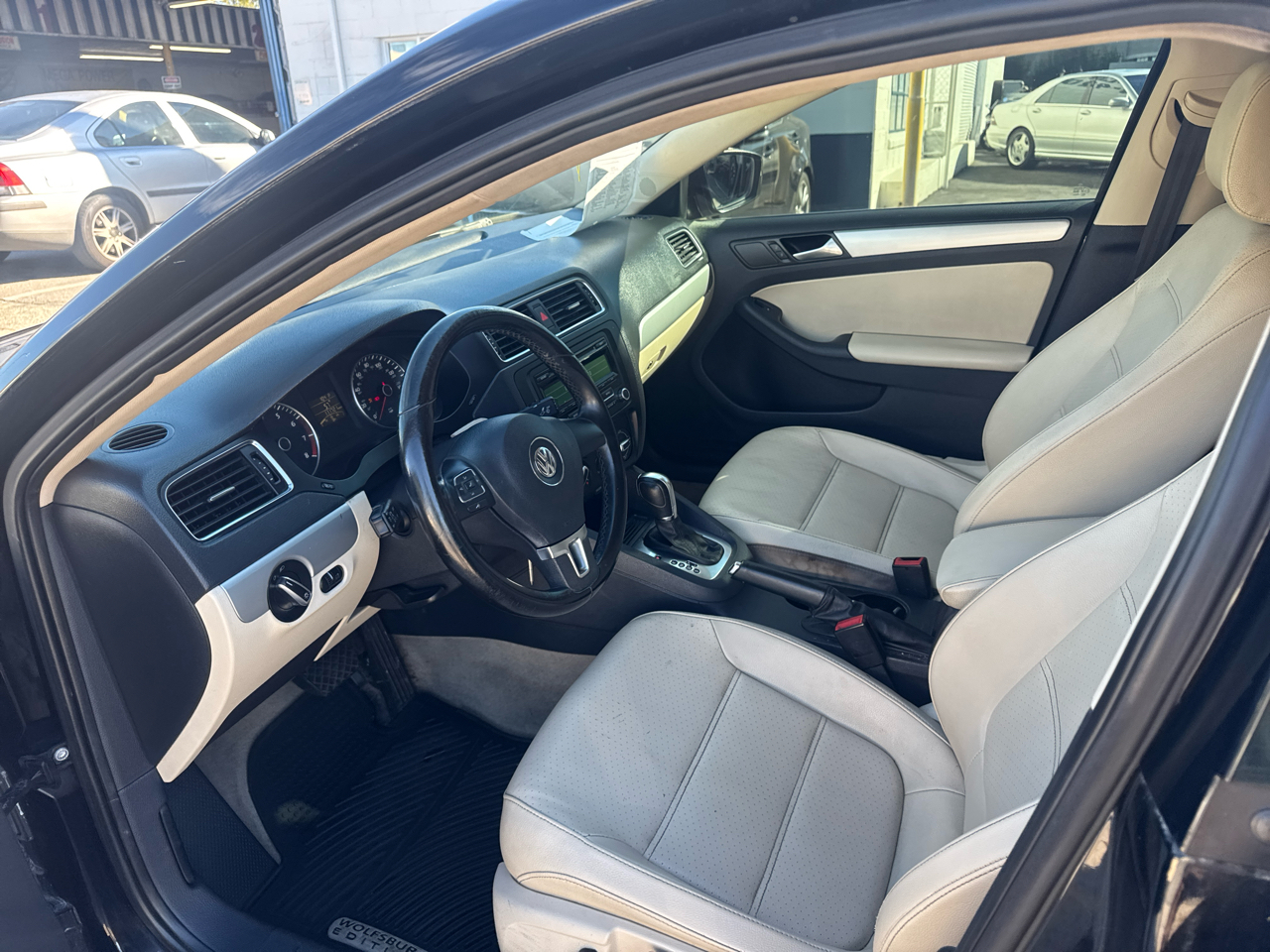 Volkswagen Jetta Sedan 4dr Auto SE w/Connectivity 2014