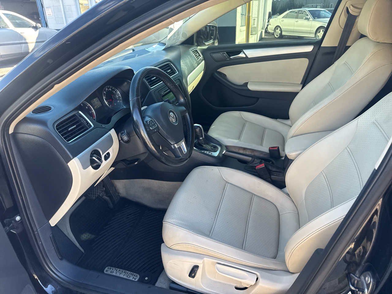 Volkswagen Jetta Sedan 4dr Auto SE w/Connectivity 2014
