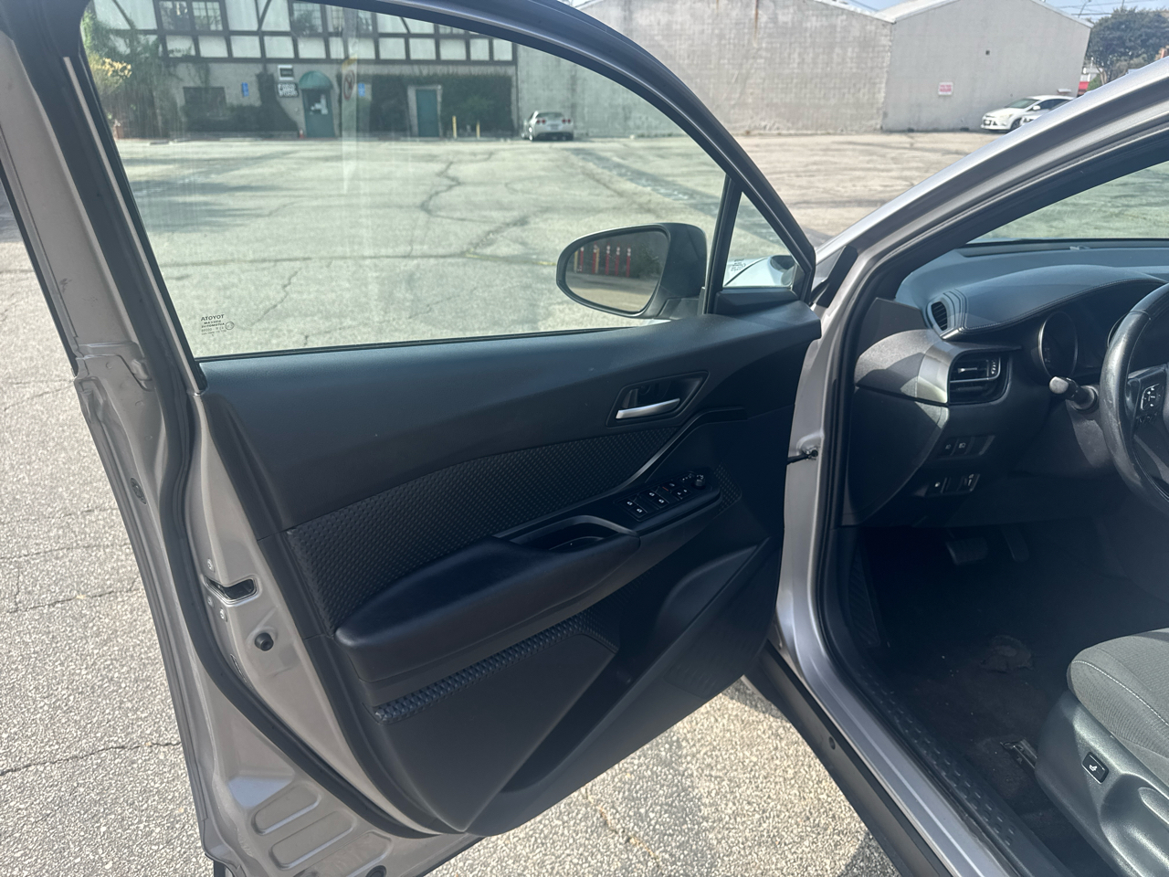 Toyota C-HR XLE FWD (Natl) 2018 Toyota C-HR XLE FWD (Natl) 2018