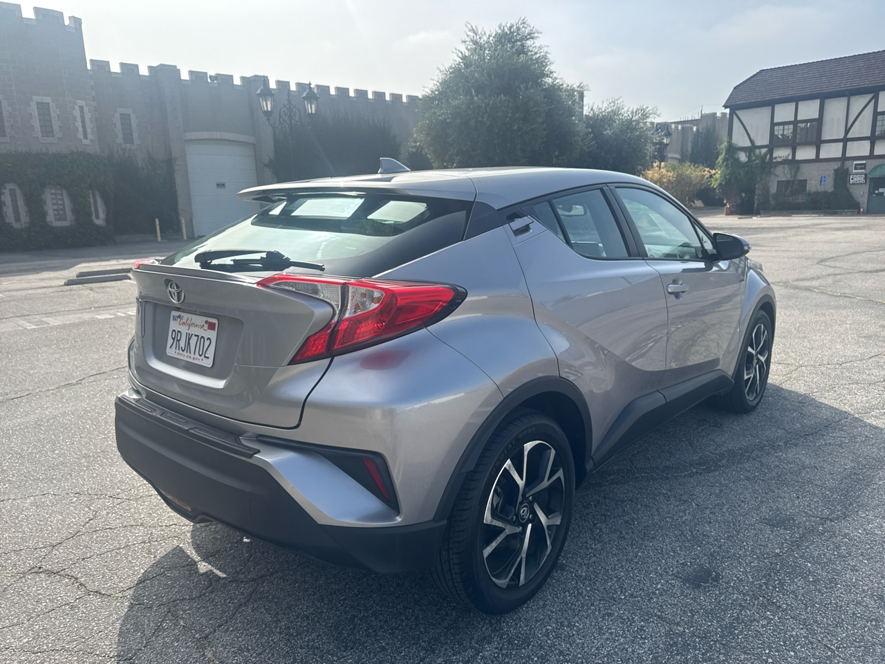 Toyota C-HR XLE FWD (Natl) 2018 Toyota C-HR XLE FWD (Natl) 2018
