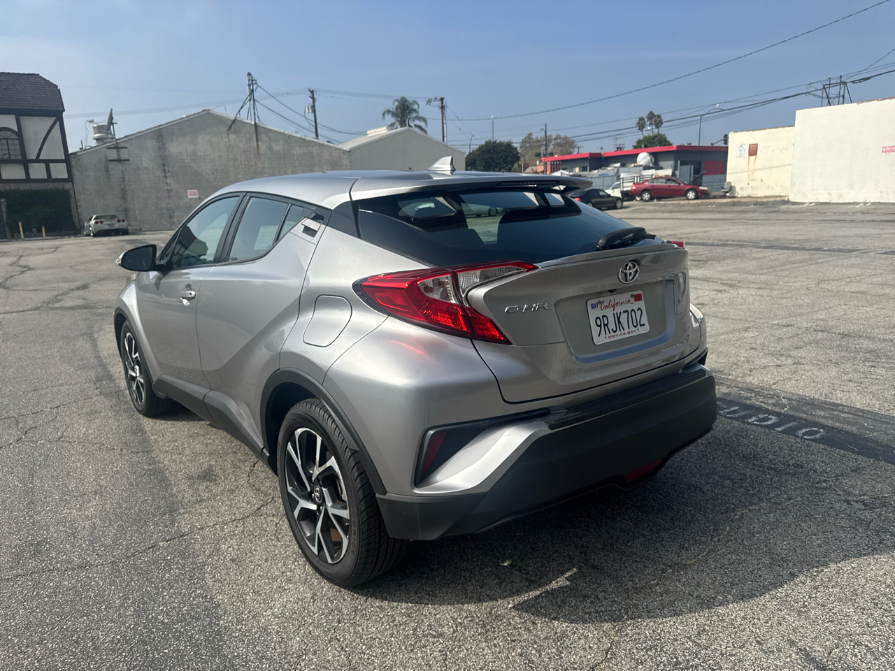 Toyota C-HR XLE FWD (Natl) 2018 Toyota C-HR XLE FWD (Natl) 2018
