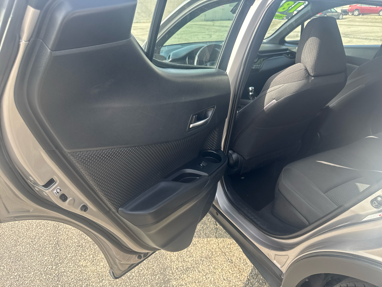 Toyota C-HR XLE FWD (Natl) 2018 Toyota C-HR XLE FWD (Natl) 2018
