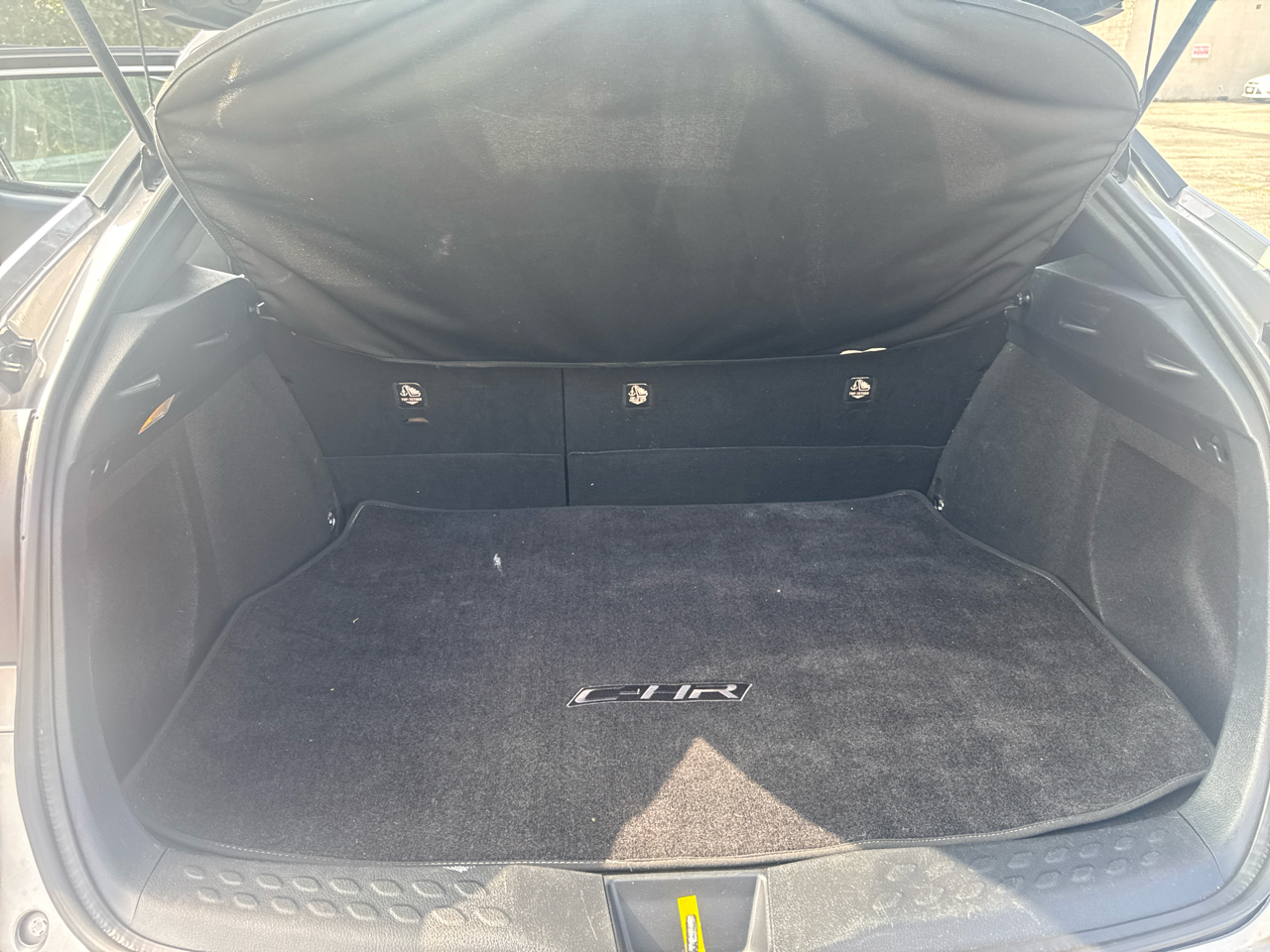 Toyota C-HR XLE FWD (Natl) 2018 Toyota C-HR XLE FWD (Natl) 2018