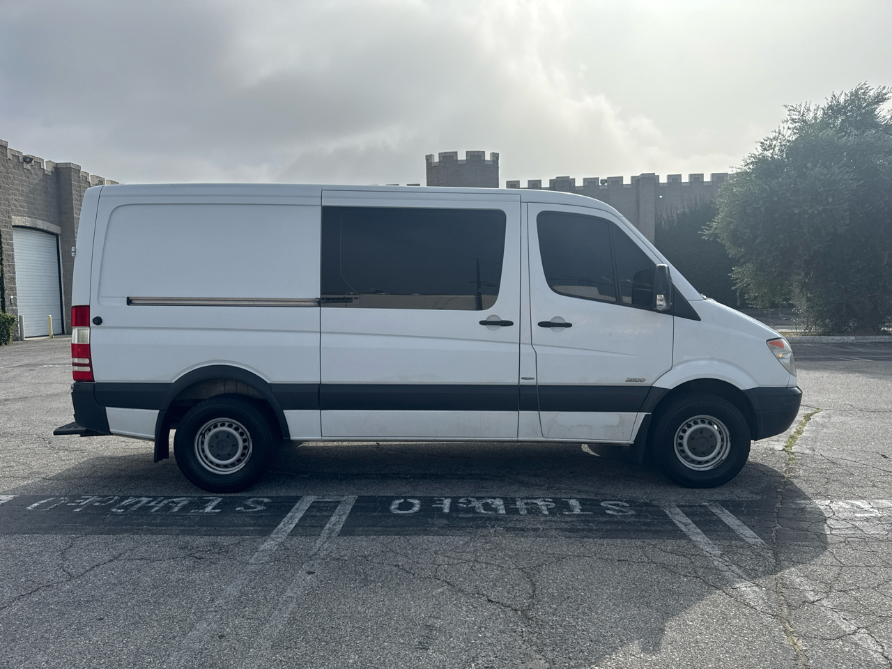 Mercedes-Benz Sprinter Cargo Vans 2500 144" 2011 Mercedes-Benz Sprinter Cargo Vans 2500 144" 2011