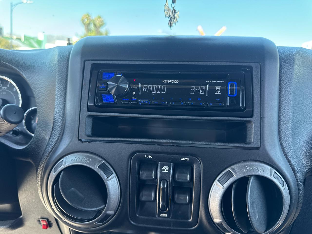 Jeep Wrangler Unlimited 4WD 4dr Sport 2014