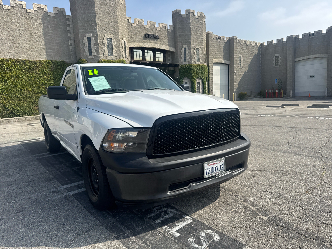RAM 1500 2WD Reg Cab 140.5" ST 2011 RAM 1500 2WD Reg Cab 140.5" ST 2011