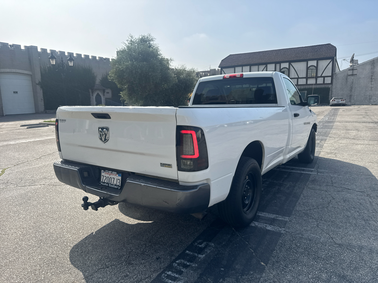RAM 1500 2WD Reg Cab 140.5" ST 2011 RAM 1500 2WD Reg Cab 140.5" ST 2011