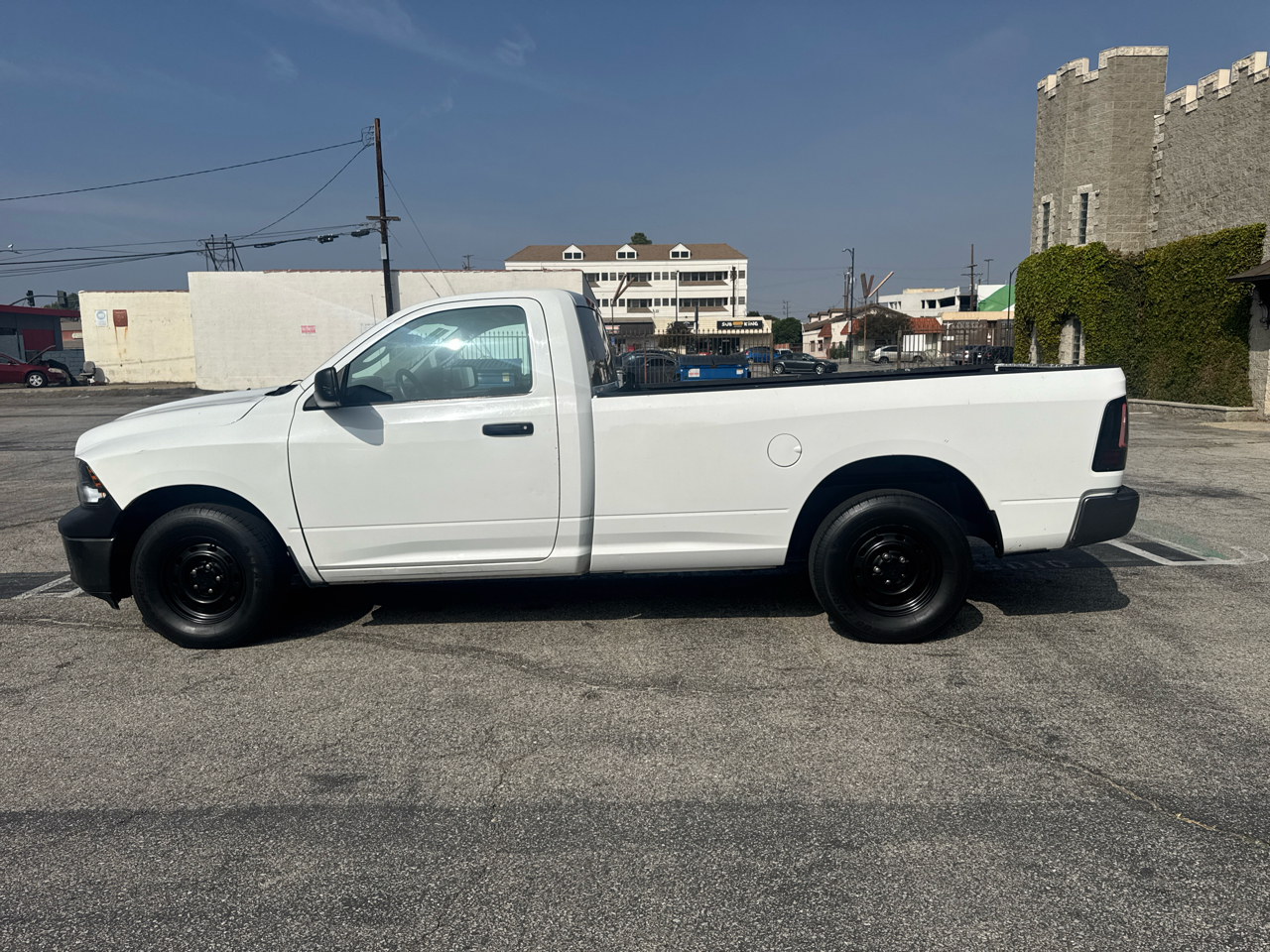 RAM 1500 2WD Reg Cab 140.5" ST 2011 RAM 1500 2WD Reg Cab 140.5" ST 2011