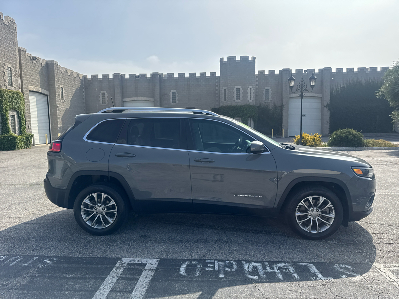 Jeep Cherokee Latitude Plus FWD 2020 Jeep Cherokee Latitude Plus FWD 2020