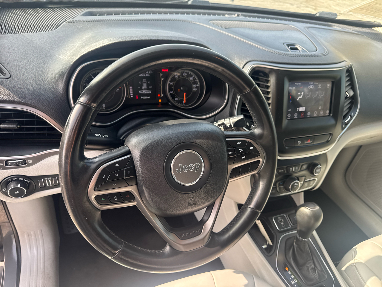 Jeep Cherokee Latitude Plus FWD 2020 Jeep Cherokee Latitude Plus FWD 2020