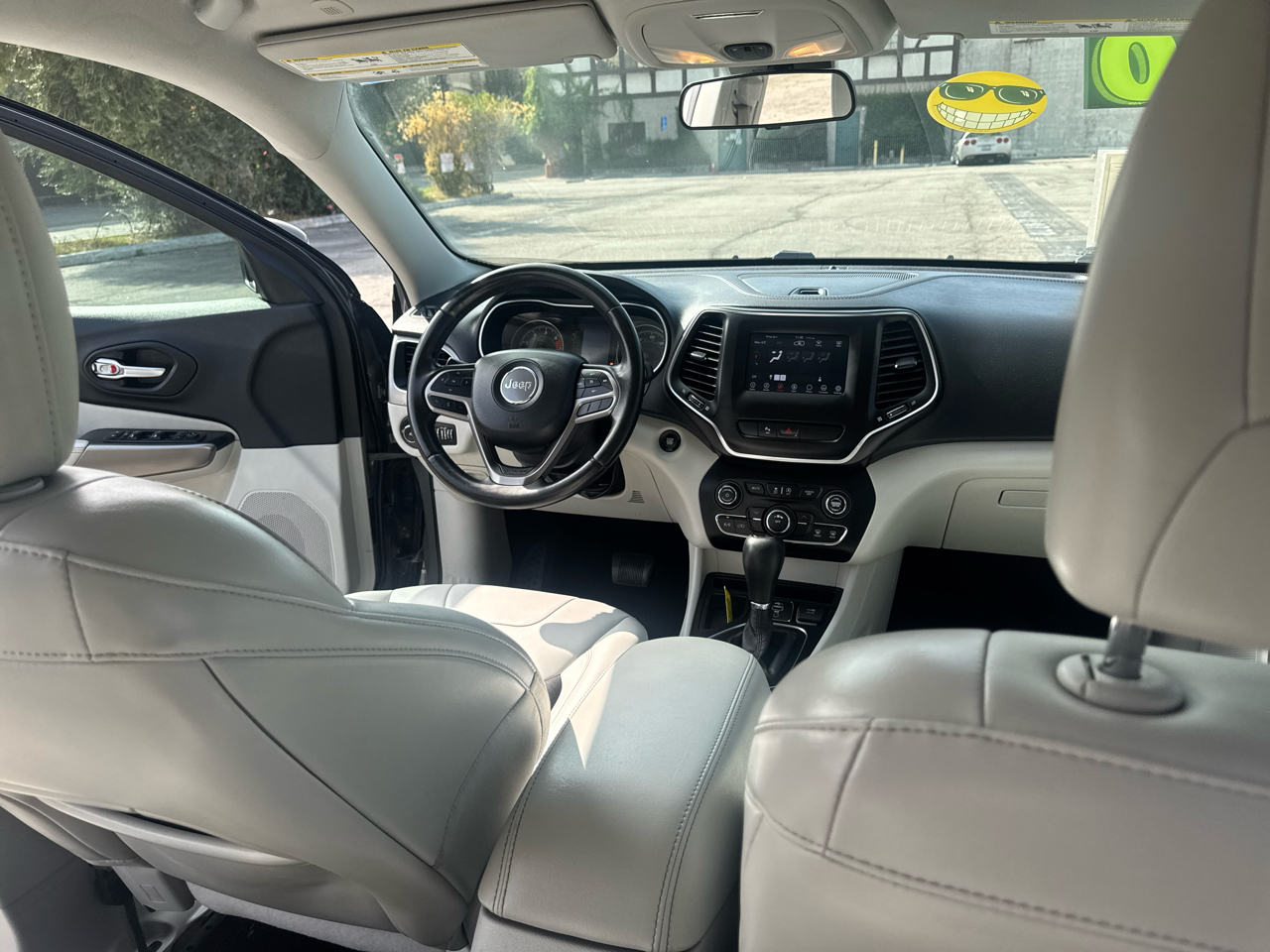 Jeep Cherokee Latitude Plus FWD 2020 Jeep Cherokee Latitude Plus FWD 2020