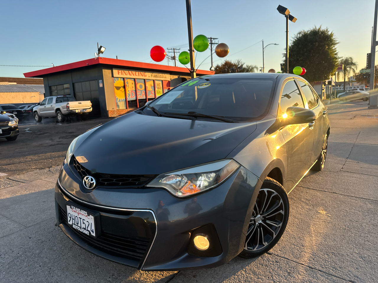 Toyota Corolla 4dr Sdn CVT LE Premium (Natl) 2014