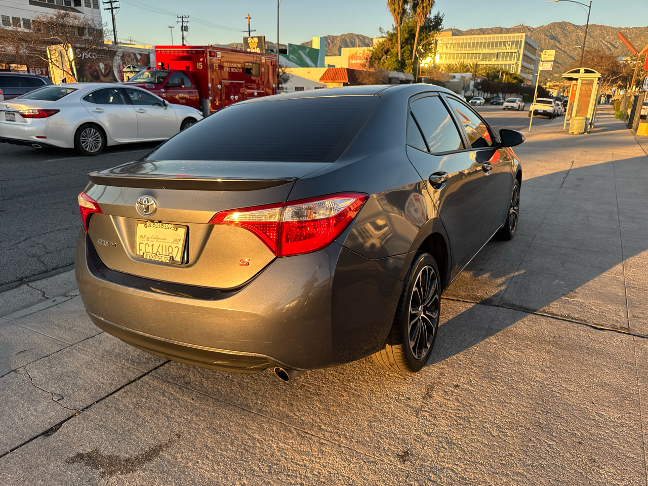 Toyota Corolla 4dr Sdn CVT LE Premium (Natl) 2014