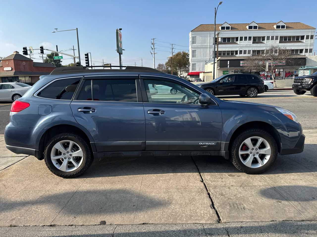 Subaru Outback 4dr Wgn H4 Auto 2.5i Premium 2013