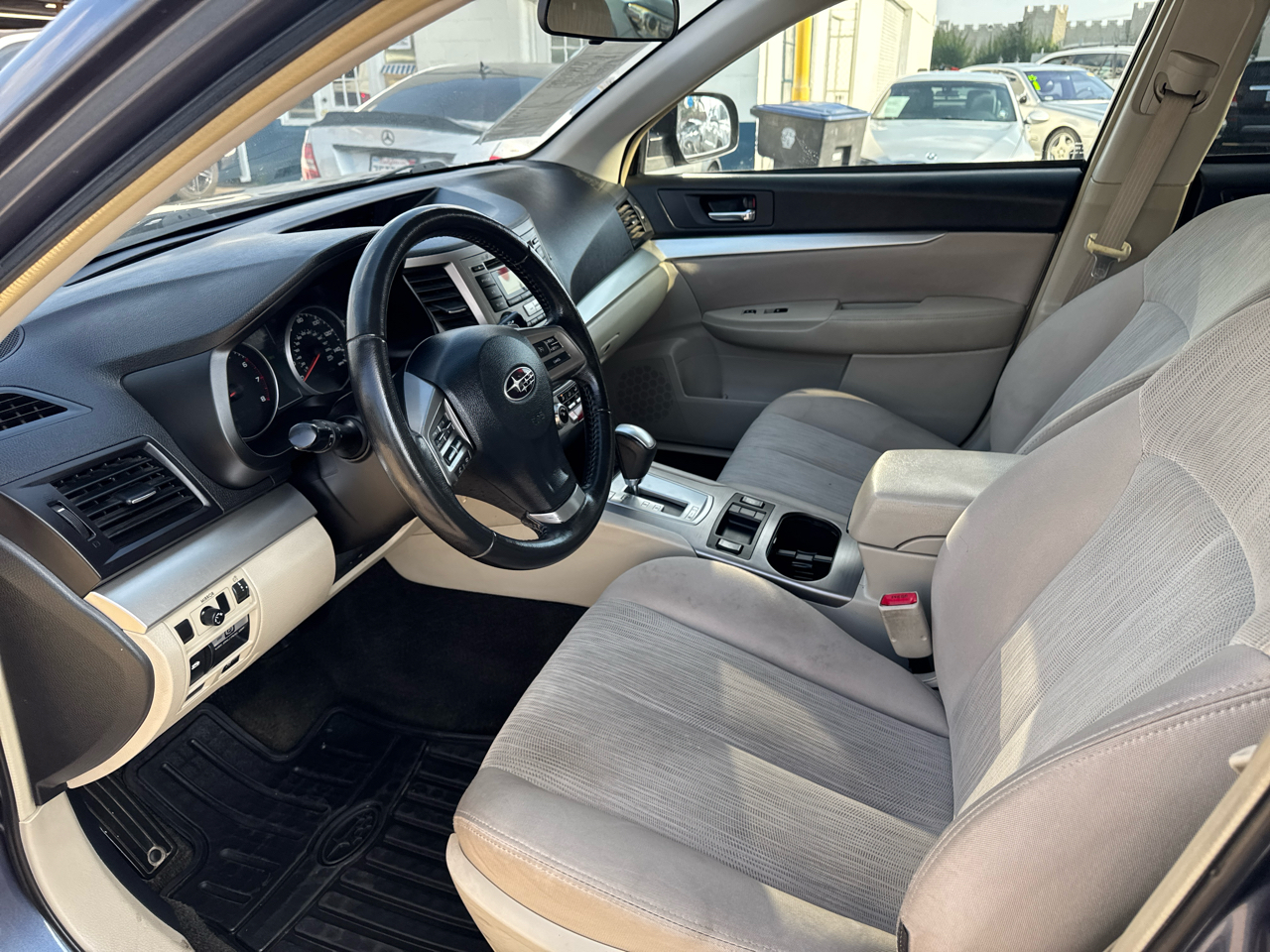 Subaru Outback 4dr Wgn H4 Auto 2.5i Premium 2013