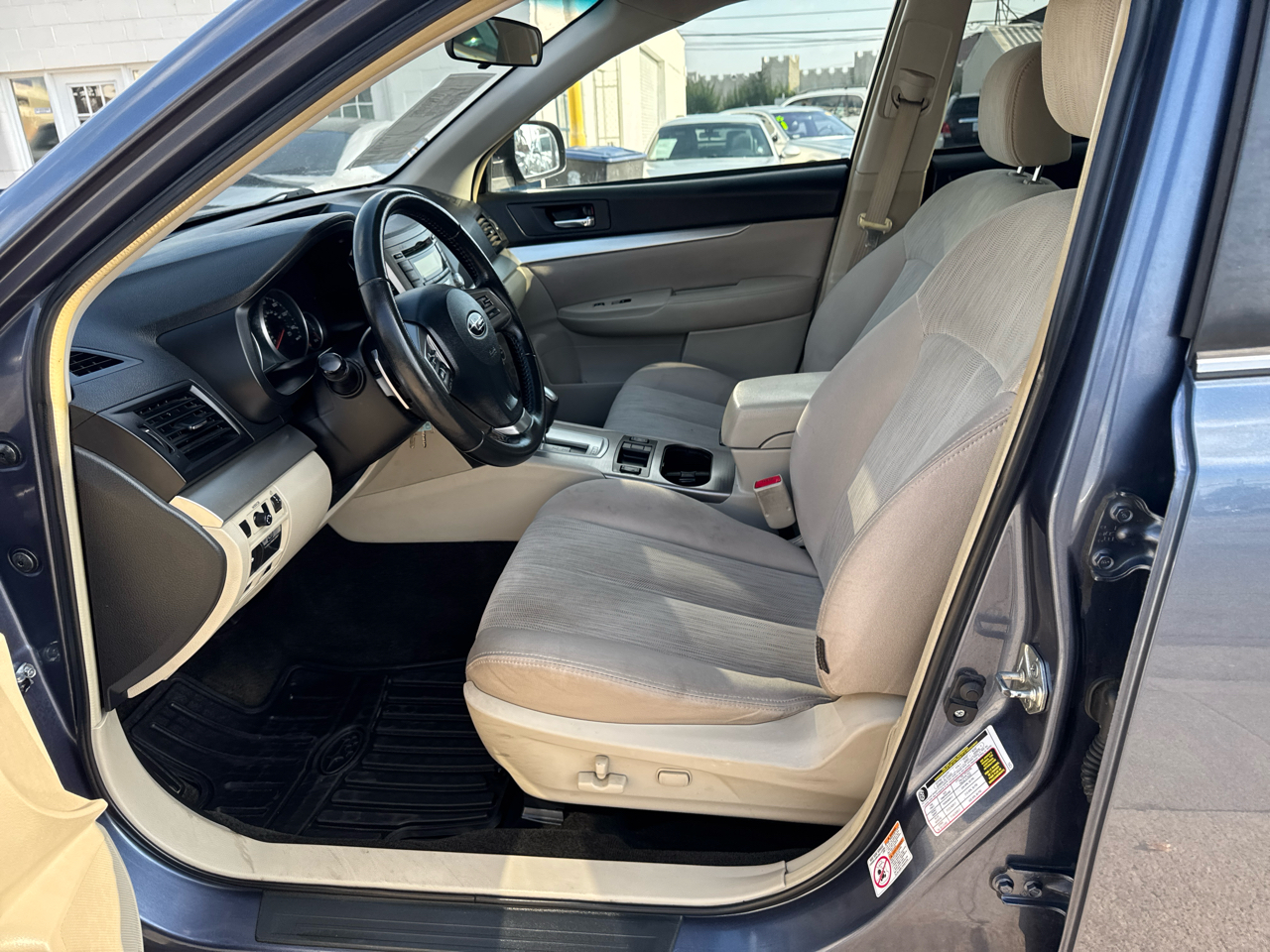 Subaru Outback 4dr Wgn H4 Auto 2.5i Premium 2013