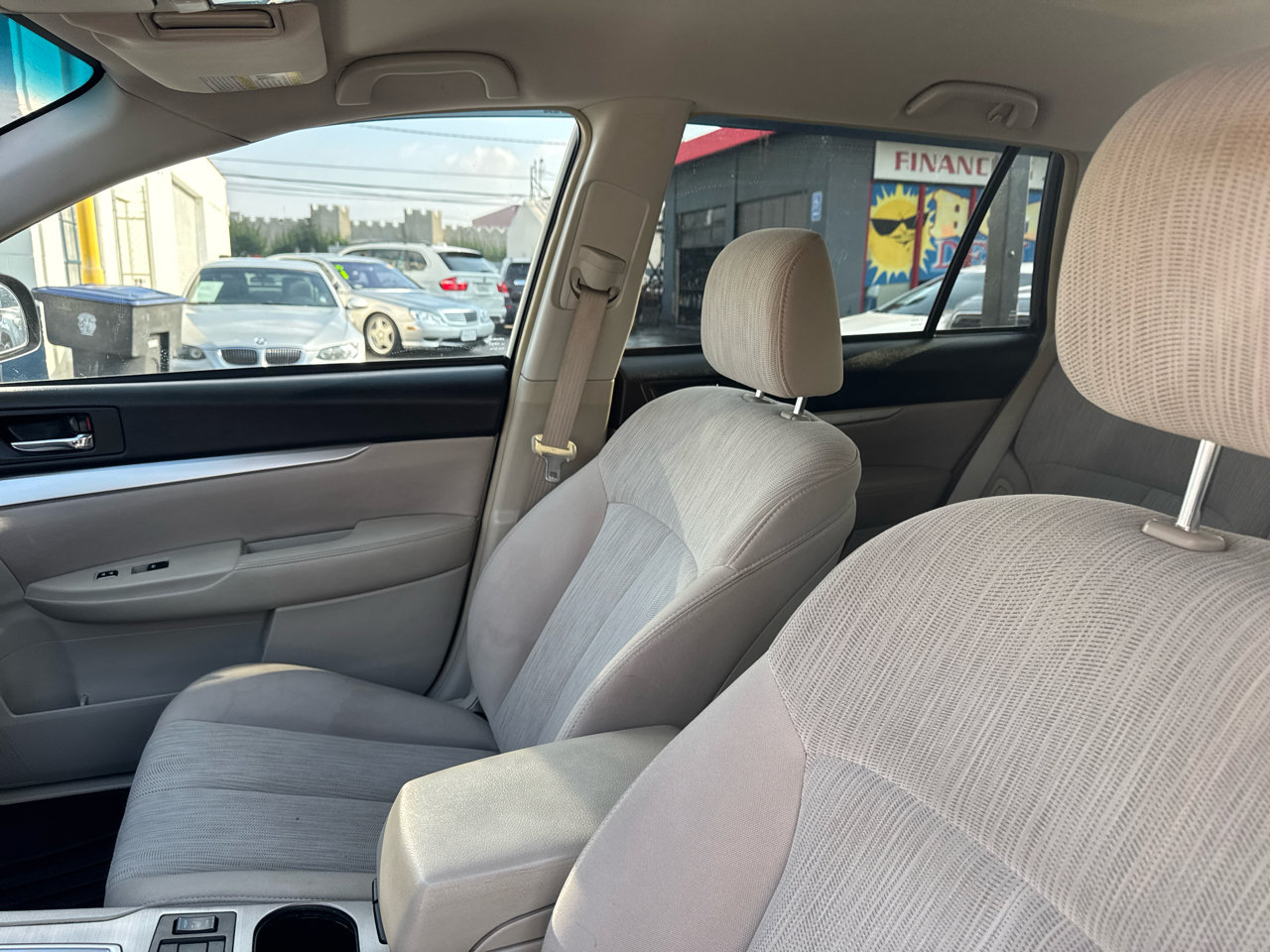 Subaru Outback 4dr Wgn H4 Auto 2.5i Premium 2013