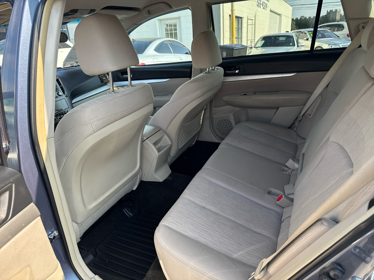 Subaru Outback 4dr Wgn H4 Auto 2.5i Premium 2013