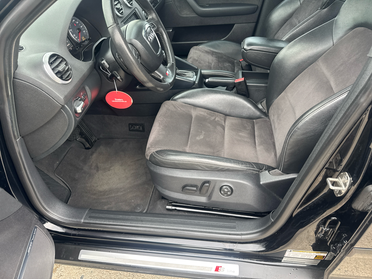 Audi A3 4dr HB S tronic FrontTrak 2.0 TDI Premium Plus 2013