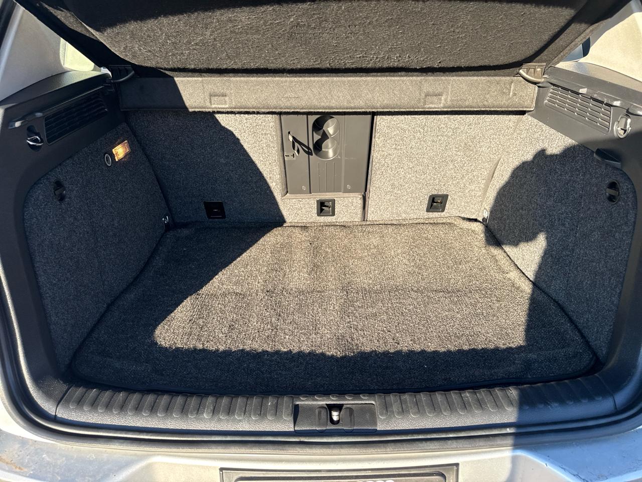 Volkswagen Tiguan 2WD 4dr Auto SE w/Sunroof & Nav 2013