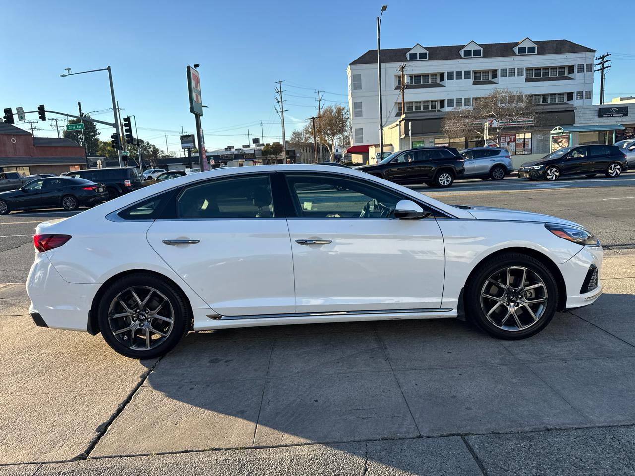 Hyundai Sonata Limited 2.0T *Ltd Avail* 2018