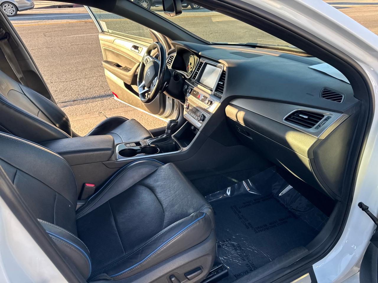 Hyundai Sonata Limited 2.0T *Ltd Avail* 2018