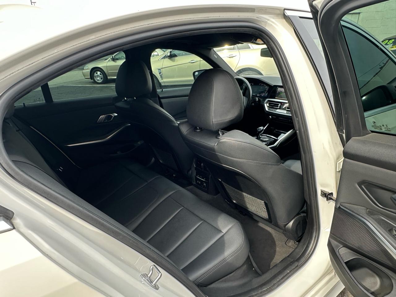 BMW 3 Series 330i Sedan 2019