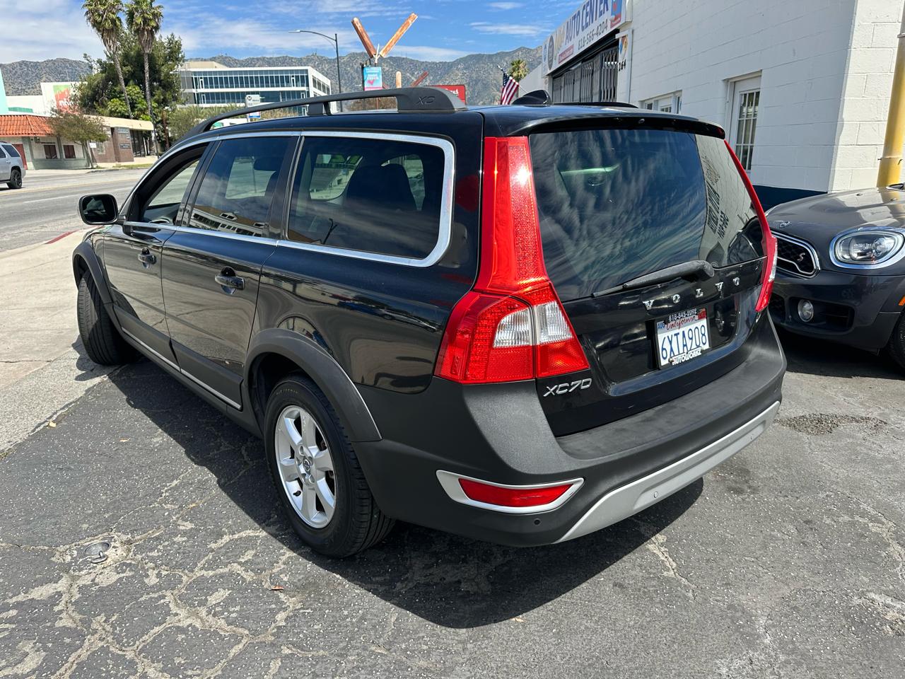 Volvo XC70 4dr Wgn 3.2L PZEV 2012